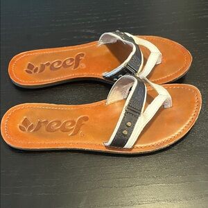 Reef Women's Tan and White Leather Toe-Loop Sandals